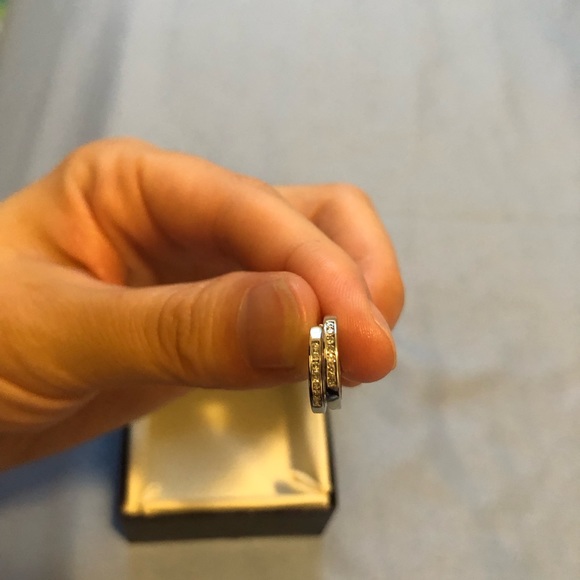 (Sold) brand new  small hoop earring for men - Picture 3 of 3